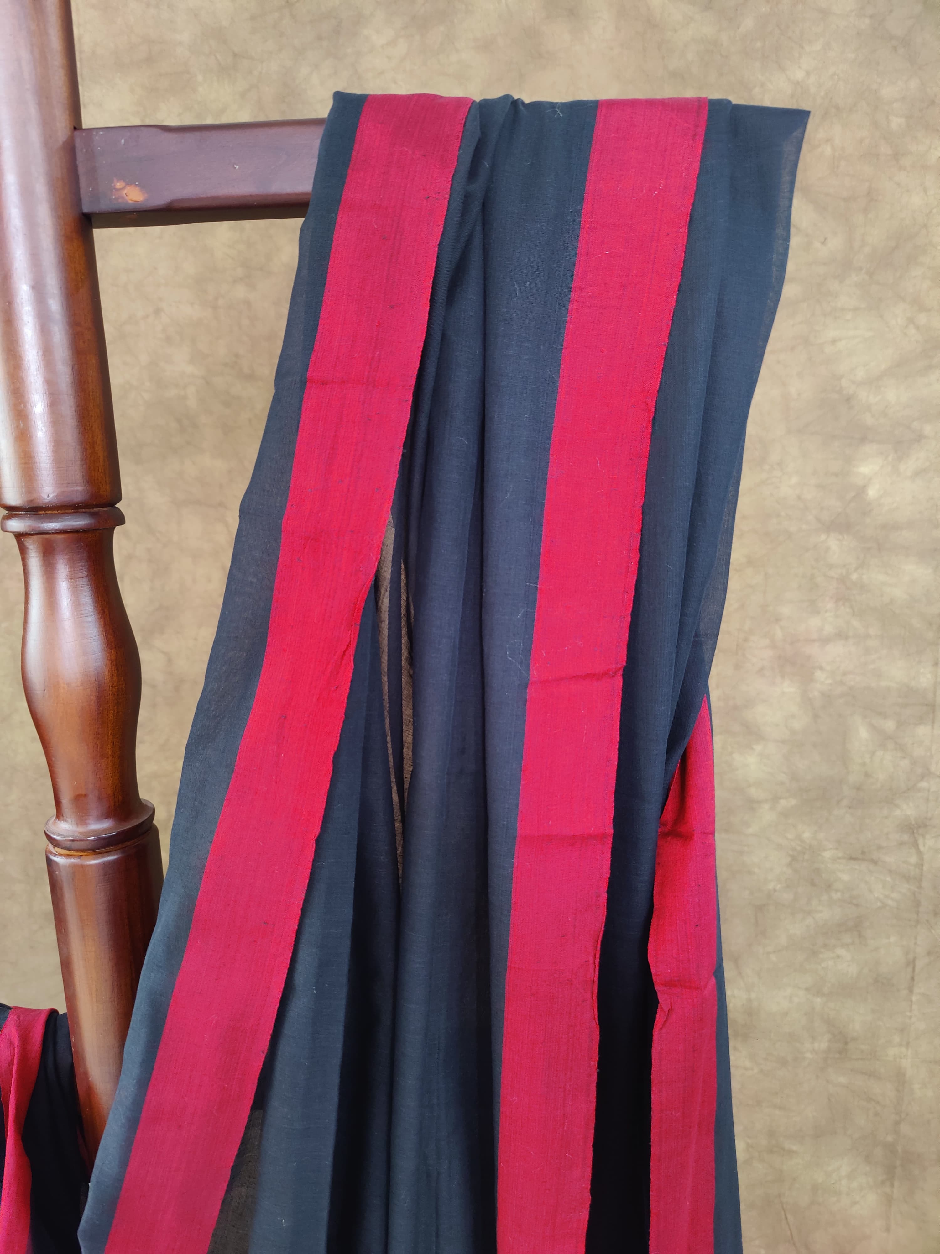 Mulmul cotton handloom black saree with red border