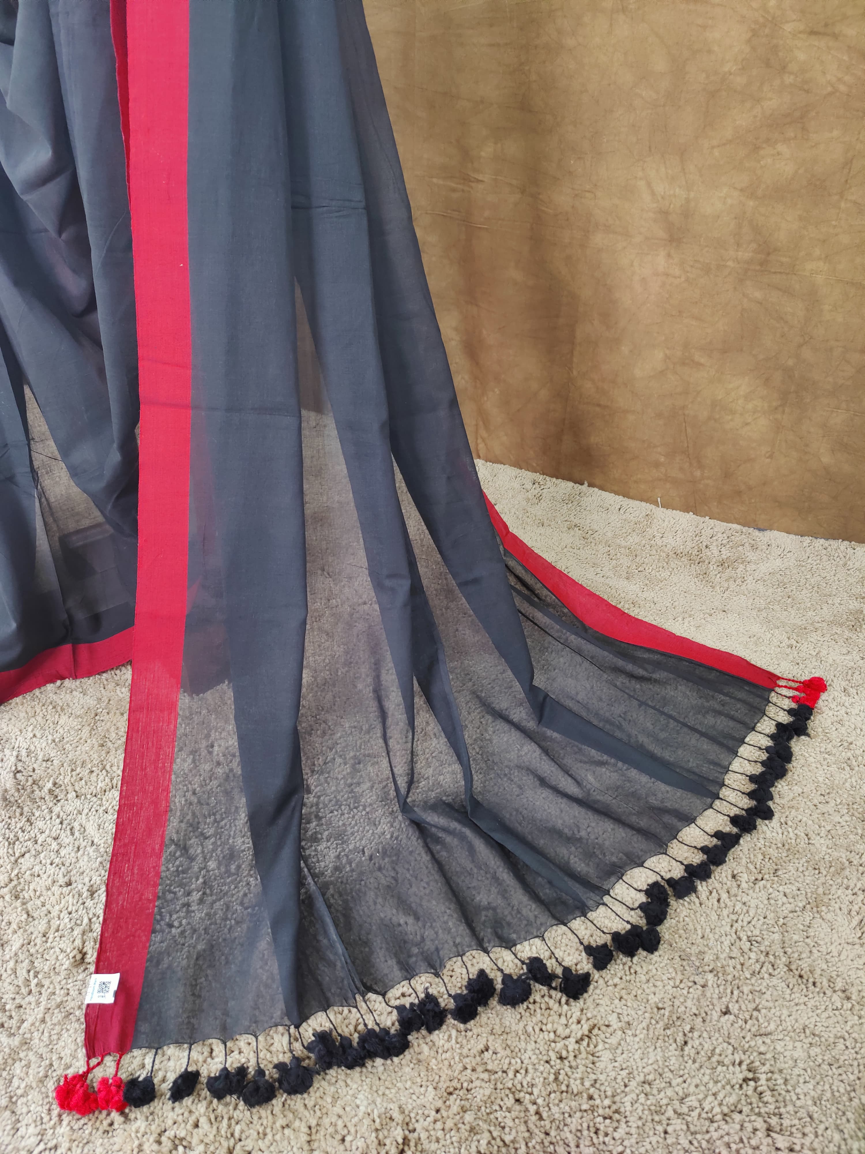 Mulmul cotton handloom black saree with red border