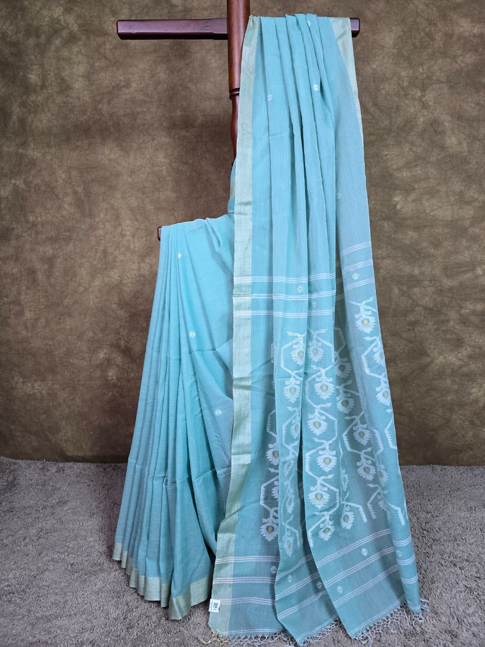 Green Saree Golden Border  with Nice Pallu - Full View