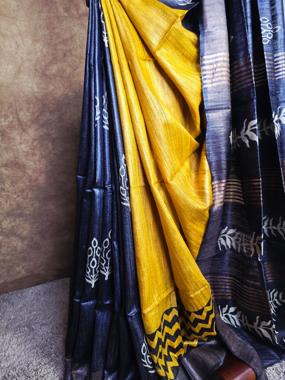 Handloom Silk Saree in Charcoal Grey & Mustard – Modern Ethnic Charm